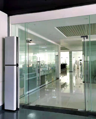 Floor Standing Heated Air Curtain For Glass Door Vertically Installation Thermal Air Screen